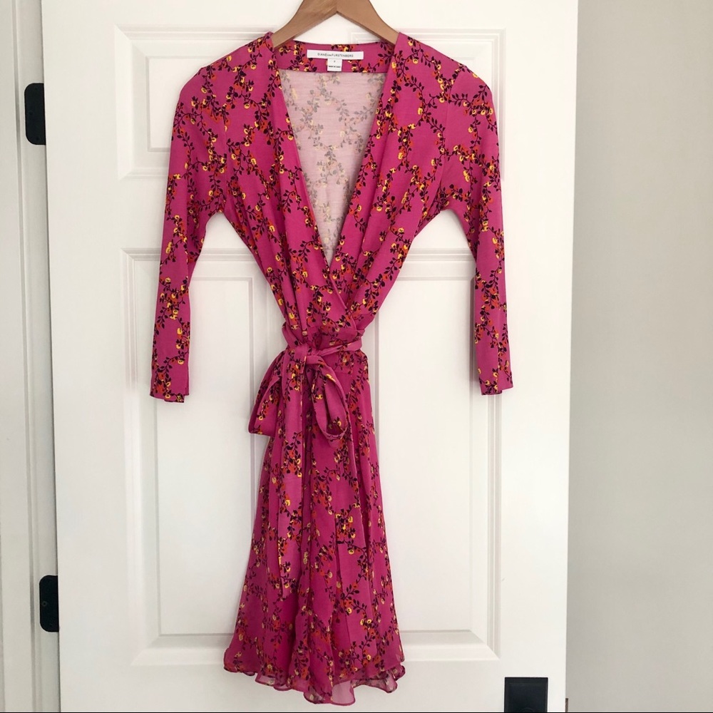 DVF Wrap Dress, size 2